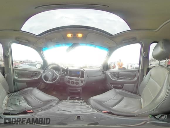 ✅ 2004 Ford Escape XLT • VIN: 1FMYU03134KA19384 • Lot: 46597125. Listed on Copart with 173,947 mi. Free auction sales archive from the USA and detailed vehicle history report at DreamBid. Image 13.