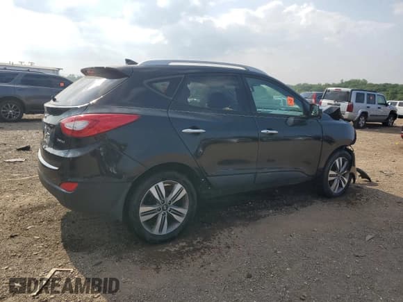 ✅ 2015 Hyundai Tucson SE • VIN: KM8JU3AG1FU979188 • Lot: 67596385. Listed on Copart with 123,332 mi. Free auction sales archive from the USA and detailed vehicle history report at DreamBid. Image 3.