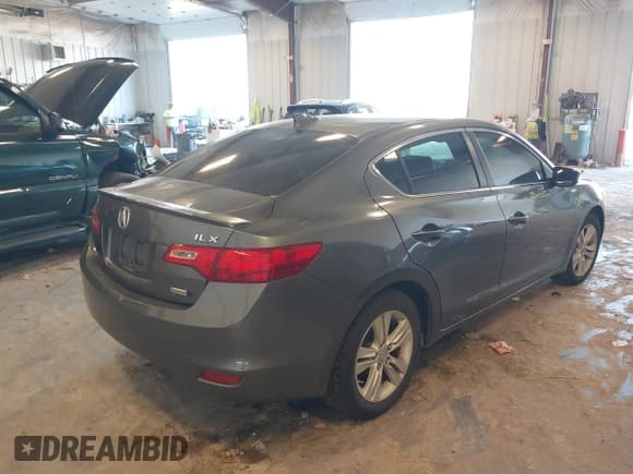 ✅ 2013 Acura ILX Hybrid Technology • VIN: 19VDE3F79DE300652 • Лот: 43712742. Опубликован ранее на IAAI с пробегом 132 655 миль. Бесплатный доступ к архиву аукционных продаж из США и подробный отчёт об истории автомобиля на DreamBid. Изображение 4.