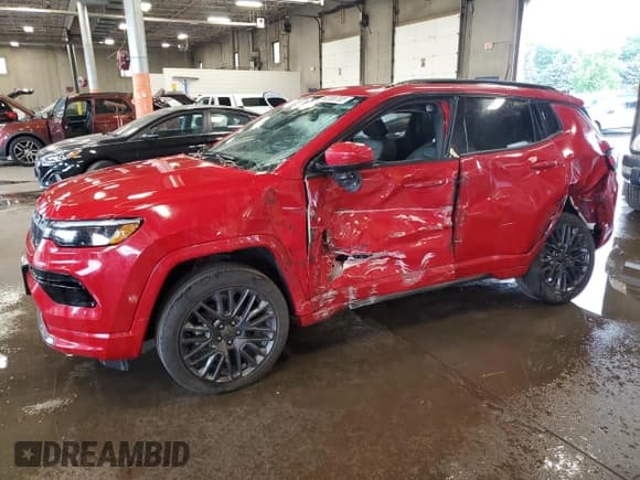 ✅ 2022 Jeep Compass High Altitude • VIN: 3C4NJDCB1NT213072 • Lot: 62358765. Wystawiony na Copart z przebiegiem 25 969 mil. Bezpłatny archiwum sprzedaży aukcyjnych z USA i szczegółowy raport historii pojazdu na DreamBid. Zdjęcie 1.