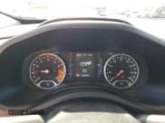 ✅ 2017 Jeep Renegade Latitude • VIN: ZACCJBBB0HPG57231 • Lot: 70478185. Wystawiony na Copart z przebiegiem 80 304 mil. Bezpłatny archiwum sprzedaży aukcyjnych z USA i szczegółowy raport historii pojazdu na DreamBid. Zdjęcie 9.