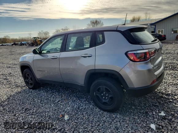 ✅ 2019 Jeep Compass Sport • VIN: 3C4NJDAB4KT834868 • Lot: 92865105. Wystawiony na Copart z przebiegiem 151 269 mil. Bezpłatny archiwum sprzedaży aukcyjnych z USA i szczegółowy raport historii pojazdu na DreamBid. Zdjęcie 2.