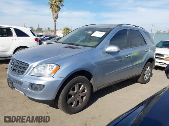 ✅ 2006 Mercedes-Benz M 350 • VIN: 4JGBB86E46A087128 • Лот: 43679558. Опубликован ранее на IAAI с пробегом 99 163 миль. Бесплатный доступ к архиву аукционных продаж из США и подробный отчёт об истории автомобиля на DreamBid. Изображение 2.