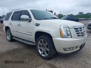 ✅ 2012 Cadillac Escalade Luxury • VIN: 1GYS4BEF4CR120481 • Lot: 42423588. Wystawiony na IAAI z przebiegiem Nie podano. Bezpłatny archiwum sprzedaży aukcyjnych z USA i szczegółowy raport historii pojazdu na DreamBid. Zdjęcie 1.