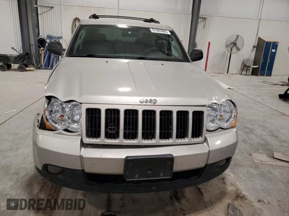 ✅ 2010 Jeep Grand Cherokee Laredo • VIN: 1J4PR4GK0AC138800 • Lot: 91083605. Wystawiony na Copart z przebiegiem 78 401 mil. Bezpłatny archiwum sprzedaży aukcyjnych z USA i szczegółowy raport historii pojazdu na DreamBid. Zdjęcie 5.