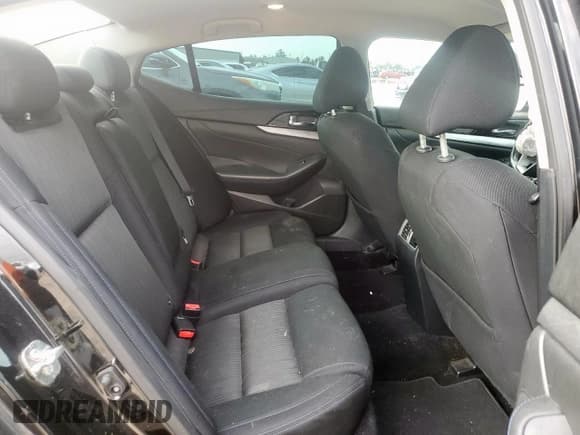 ✅ 2017 Nissan Maxima Platinum • VIN: 1N4AA6AP5HC384325 • Lot: 90120415. Wystawiony na Copart z przebiegiem 147 600 mil. Bezpłatny archiwum sprzedaży aukcyjnych z USA i szczegółowy raport historii pojazdu na DreamBid. Zdjęcie 10.