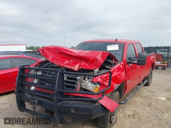 ✅ 2008 GMC Sierra 2500HD SLT • VIN: 1GTHK23668F113355 • Lot: 42664315. Listed on IAAI with 216,846 mi. Free auction sales archive from the USA and detailed vehicle history report at DreamBid. Image 6.