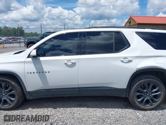 ✅ 2021 Chevrolet Traverse RS • VIN: 1GNEVJKW6MJ213041 • Lot: 42709170. Wystawiony na IAAI z przebiegiem 56 924 mil. Bezpłatny archiwum sprzedaży aukcyjnych z USA i szczegółowy raport historii pojazdu na DreamBid. Zdjęcie 15.