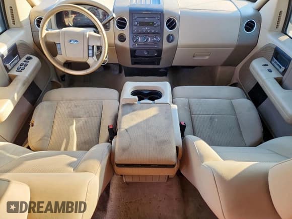 ✅ 2007 Ford F-150 XLT • VIN: 1FTRW12W37KD05004 • Lot: 91142945. Wystawiony na Copart z przebiegiem 263 553 mil. Bezpłatny archiwum sprzedaży aukcyjnych z USA i szczegółowy raport historii pojazdu na DreamBid. Zdjęcie 8.