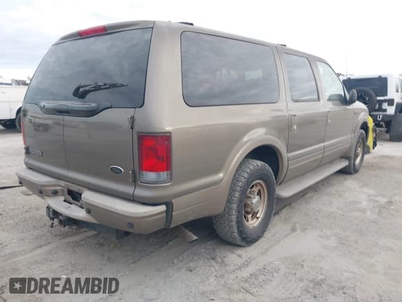 ✅ 2005 Ford Excursion Eddie Bauer • VIN: 1FMNU44L85EB52622 • Лот: 43825079. Опубликован ранее на IAAI с пробегом 226 490 миль. Бесплатный доступ к архиву аукционных продаж из США и подробный отчёт об истории автомобиля на DreamBid. Изображение 4.