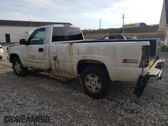 ✅ 2006 Chevrolet Silverado 1500 • VIN: 1GCEK14Z16E278822 • Лот: 77998114. Опубликован ранее на Copart с пробегом 255 232 миль. Бесплатный доступ к архиву аукционных продаж из США и подробный отчёт об истории автомобиля на DreamBid. Изображение 2.