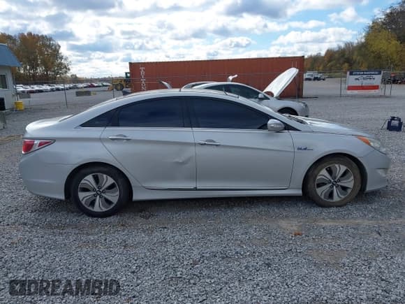 ✅ 2015 Hyundai Sonata Limited • VIN: KMHEC4A44FA051859 • Лот: 43652549. Опубликован ранее на IAAI с пробегом 200 000 миль. Бесплатный доступ к архиву аукционных продаж из США и подробный отчёт об истории автомобиля на DreamBid. Изображение 13.