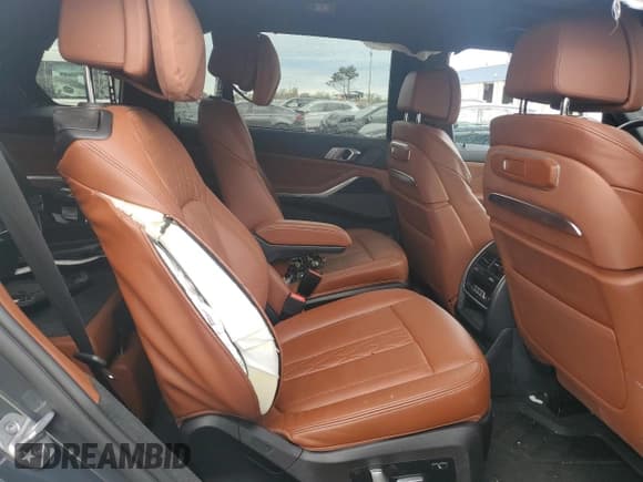 ✅ 2024 BMW X7 xDrive40i • VIN: 5UX23EM09R9S36337 • Lot: 85902215. Listed on Copart with 16,210 mi. Free auction sales archive from the USA and detailed vehicle history report at DreamBid. Image 11.