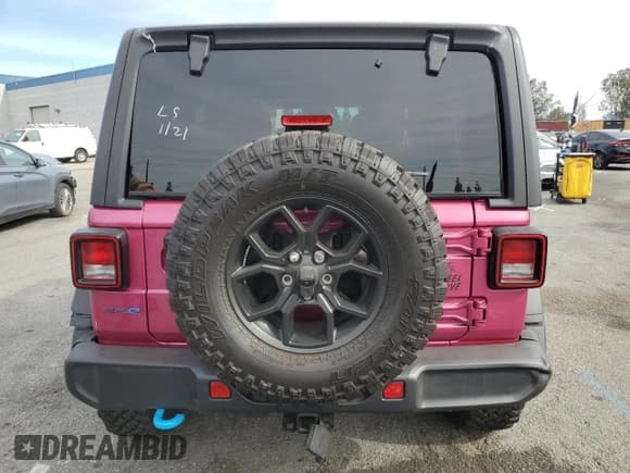 ✅ 2024 Jeep Wrangler Willys • VIN: 1C4RJXN65RW339180 • Lot: 42215245. Wystawiony na Copart z przebiegiem 3 235 mil. Bezpłatny archiwum sprzedaży aukcyjnych z USA i szczegółowy raport historii pojazdu na DreamBid. Zdjęcie 6.