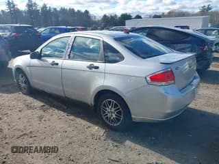 ✅ 2010 Ford Focus SE • VIN: 1FAHP3FN8AW274229 • Lot: 43769628. Wystawiony na IAAI z przebiegiem 146 482 mil. Bezpłatny archiwum sprzedaży aukcyjnych z USA i szczegółowy raport historii pojazdu na DreamBid. Zdjęcie 3.