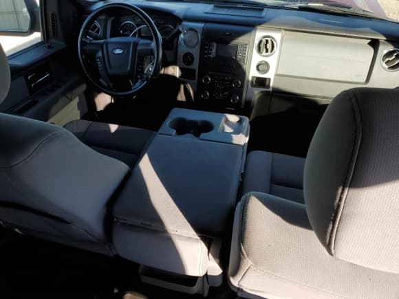 ✅ 2014 Ford F-150 XLT • VIN: 1FTFW1EF9EFB10514 • Лот: 92218315. Опубликован ранее на Copart с пробегом 94 505 миль. Бесплатный доступ к архиву аукционных продаж из США и подробный отчёт об истории автомобиля на DreamBid. Изображение 8.