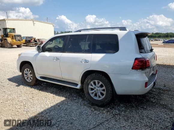 ✅ 2010 Lexus LX 570 • VIN: JTJHY7AX5A4036113 • Lot: 59607185. Listed on Copart with 197,801 mi. Free auction sales archive from the USA and detailed vehicle history report at DreamBid. Image 2.