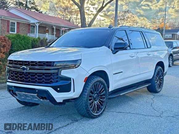 ✅ 2021 Chevrolet Suburban RST • VIN: 1GNSKEKD5MR331360 • Лот: 94420965. Опубликован ранее на Copart с пробегом 88 434 миль. Бесплатный доступ к архиву аукционных продаж из США и подробный отчёт об истории автомобиля на DreamBid. Изображение 2.