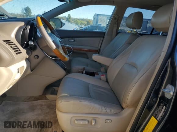 ✅ 2004 Lexus RX 330 • VIN: JTJGA31UX40020466 • Lot: 85719225. Wystawiony na Copart z przebiegiem 191 624 mil. Bezpłatny archiwum sprzedaży aukcyjnych z USA i szczegółowy raport historii pojazdu na DreamBid. Zdjęcie 7.