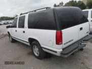 ✅ 1999 GMC Suburban • VIN: 3GKEC16R6XG531657 • Lot: 43290180. Wystawiony na IAAI z przebiegiem 228 930 mil. Bezpłatny archiwum sprzedaży aukcyjnych z USA i szczegółowy raport historii pojazdu na DreamBid. Zdjęcie 3.
