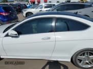 ✅ 2013 Mercedes-Benz C 250 • VIN: WDDGJ4HB2DG089470 • Lot: 41925359. Wystawiony na IAAI z przebiegiem 113 160 mil. Bezpłatny archiwum sprzedaży aukcyjnych z USA i szczegółowy raport historii pojazdu na DreamBid. Zdjęcie 15.