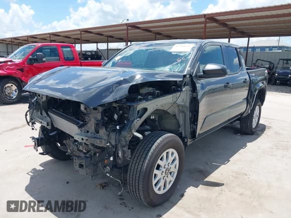 ✅ 2025 Toyota Tacoma SR • VIN: 3TYKD5HN5ST021344 • Lot: 42568643. Wystawiony na IAAI z przebiegiem 5 567 mil. Bezpłatny archiwum sprzedaży aukcyjnych z USA i szczegółowy raport historii pojazdu na DreamBid. Zdjęcie 6.