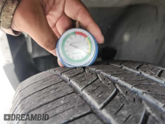 ✅ 2012 Chevrolet Colorado 1LT • VIN: 1GCCSCF91C8125559 • Лот: 42683351. Опубликован ранее на IAAI с пробегом 176 817 миль. Бесплатный доступ к архиву аукционных продаж из США и подробный отчёт об истории автомобиля на DreamBid. Изображение 1.