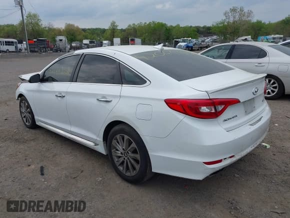 ✅ 2017 Hyundai Sonata Limited • VIN: 5NPE34AF3HH462087 • Lot: 42049352. Listed on IAAI with 172,609 mi. Free auction sales archive from the USA and detailed vehicle history report at DreamBid. Image 3.