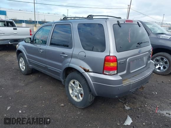 ✅ 2007 Ford Escape Limited • VIN: 1FMCU94167KA76261 • Lot: 42152654. Listed on IAAI with 139,019 mi. Free auction sales archive from the USA and detailed vehicle history report at DreamBid. Image 3.