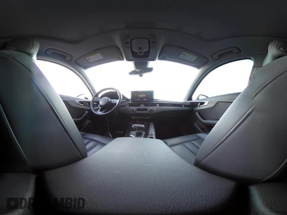 ✅ 2020 Audi A4 Premium • VIN: WAUGMAF43LN005183 • Lot: 43222807. Wystawiony na IAAI z przebiegiem 86 247 mil. Bezpłatny archiwum sprzedaży aukcyjnych z USA i szczegółowy raport historii pojazdu na DreamBid. Zdjęcie 19.