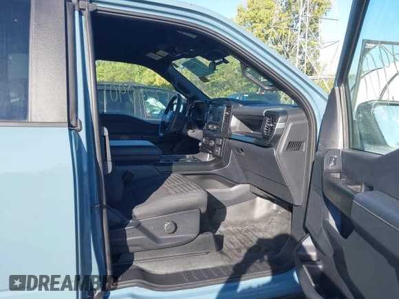 ✅ 2023 Ford F-150 XL • VIN: 1FTEX1EP8PKE34498 • Lot: 43310901. Listed on IAAI with 28,092 mi. Free auction sales archive from the USA and detailed vehicle history report at DreamBid. Image 5.