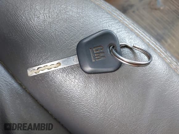 ✅ 2017 Chevrolet Express Cargo • VIN: 1GCWGAFG8H1100031 • Lot: 42456795. Listed on IAAI with 243,101 mi. Free auction sales archive from the USA and detailed vehicle history report at DreamBid. Image 11.