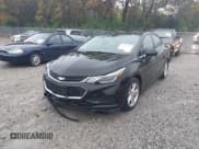 ✅ 2018 Chevrolet Cruze LT • VIN: 1G1BE5SM8J7234587 • Lot: 43569915. Wystawiony na IAAI z przebiegiem 72 947 mil. Bezpłatny archiwum sprzedaży aukcyjnych z USA i szczegółowy raport historii pojazdu na DreamBid. Zdjęcie 2.