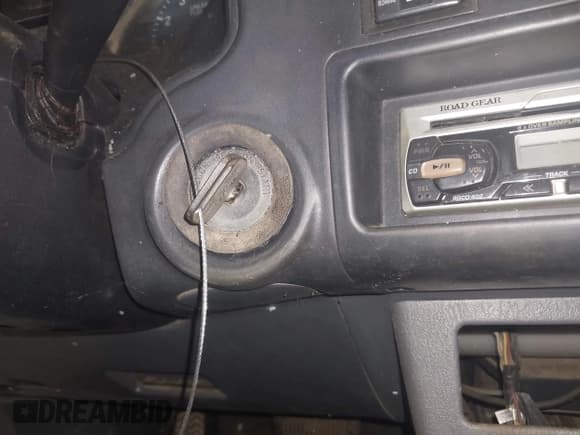 ✅ 1997 Toyota RAV4 • VIN: JT3GP10V2V7024380 • Lot: 42807335. Wystawiony na IAAI z przebiegiem 310 548 mil. Bezpłatny archiwum sprzedaży aukcyjnych z USA i szczegółowy raport historii pojazdu na DreamBid. Zdjęcie 11.