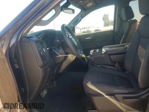 ✅ 2021 Chevrolet Silverado 1500 Custom • VIN: 1GCPWBEK5MZ294418 • Lot: 83649874. Wystawiony na Copart z przebiegiem 38 724 mil. Bezpłatny archiwum sprzedaży aukcyjnych z USA i szczegółowy raport historii pojazdu na DreamBid. Zdjęcie 7.