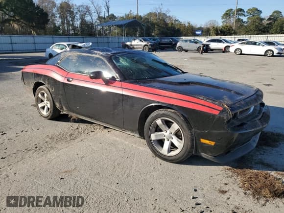✅ 2014 Dodge Challenger SXT • VIN: 2C3CDYAGXEH196080 • Lot: 43197325. Wystawiony na Copart z przebiegiem 143 301 mil. Bezpłatny archiwum sprzedaży aukcyjnych z USA i szczegółowy raport historii pojazdu na DreamBid. Zdjęcie 4.