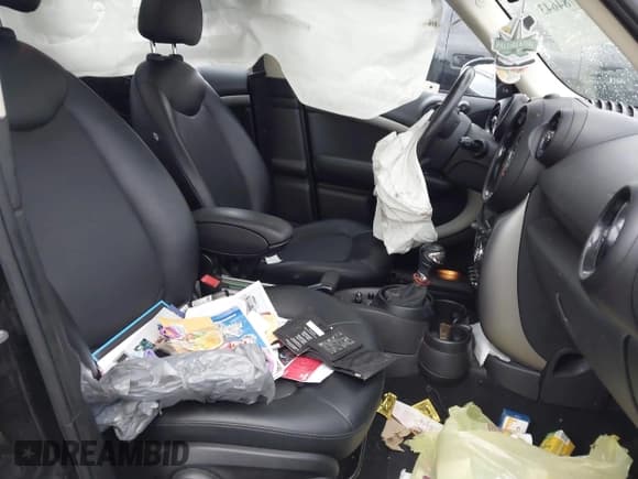 ✅ 2015 MINI Countryman • VIN: WMWZB3C51FWR46556 • Lot: 40784643. Listed on IAAI with 106,357 mi. Free auction sales archive from the USA and detailed vehicle history report at DreamBid. Image 5.