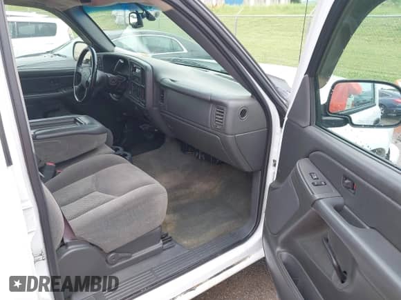 2006 Chevrolet Silverado 1500 LT1 with VIN 2GCEK13T161164835, listed as a IAAI auction lot 42415282 with 238,427 mi miles and . Bid and sale history available at DreamBid. Image 5.