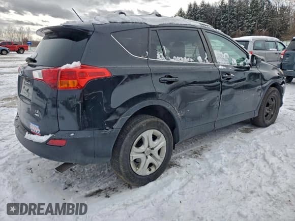 ✅ 2015 Toyota RAV4 LE • VIN: 2T3BFREV5FW259877 • Lot: 94552515. Listed on Copart with 233,729 mi. Free auction sales archive from the USA and detailed vehicle history report at DreamBid. Image 3.