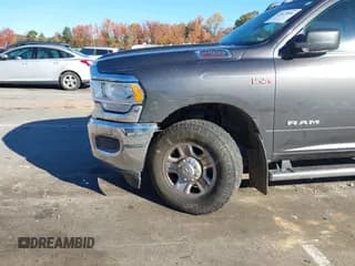 ✅ 2019 Ram 2500 Tradesman • VIN: 3C6UR5CJ3KG587597 • Лот: 43613856. Опубликован ранее на IAAI с пробегом 74 742 миль. Бесплатный доступ к архиву аукционных продаж из США и подробный отчёт об истории автомобиля на DreamBid. Изображение 6.