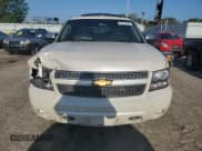 ✅ 2011 Chevrolet Suburban LTZ • VIN: 1GNSKKE32BR197079 • Lot: 52272434. Wystawiony na Copart z przebiegiem 282 657 mil. Bezpłatny archiwum sprzedaży aukcyjnych z USA i szczegółowy raport historii pojazdu na DreamBid. Zdjęcie 5.