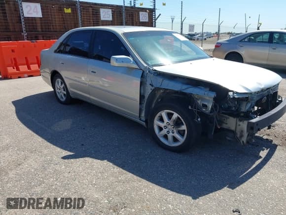 ✅ 2000 Toyota Avalon XL • VIN: 4T1BF28BXYU104231 • Lot: 42231268. Wystawiony na IAAI z przebiegiem 173 219 mil. Bezpłatny archiwum sprzedaży aukcyjnych z USA i szczegółowy raport historii pojazdu na DreamBid. Zdjęcie 1.
