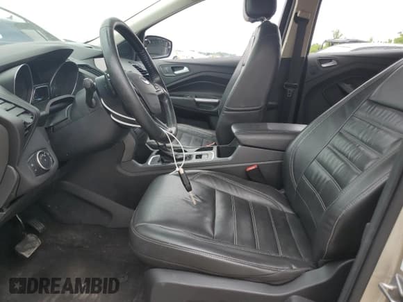 ✅ 2017 Ford Escape SE • VIN: 1FMCU0GD6HUE18878 • Lot: 60573815. Wystawiony na Copart z przebiegiem 119 037 mil. Bezpłatny archiwum sprzedaży aukcyjnych z USA i szczegółowy raport historii pojazdu na DreamBid. Zdjęcie 7.