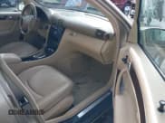 ✅ 2002 Mercedes-Benz C 230/260/280/320 • VIN: WDBRF64J62F205588 • Lot: 41619259. Wystawiony na IAAI z przebiegiem 172 783 mil. Bezpłatny archiwum sprzedaży aukcyjnych z USA i szczegółowy raport historii pojazdu na DreamBid. Zdjęcie 5.