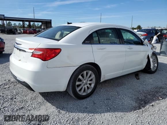 ✅ 2011 Chrysler 200 Touring • VIN: 1C3BC1FGXBN555770 • Lot: 92248905. Listed on Copart with 93,328 mi. Free auction sales archive from the USA and detailed vehicle history report at DreamBid. Image 3.