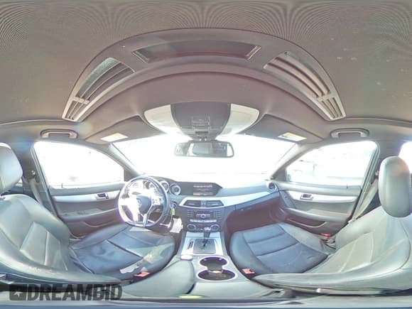 ✅ 2013 Mercedes-Benz C 250 Sport • VIN: WDDGF4HB4DA810120 • Lot: 91931405. Wystawiony na Copart z przebiegiem 120 448 mil. Bezpłatny archiwum sprzedaży aukcyjnych z USA i szczegółowy raport historii pojazdu na DreamBid. Zdjęcie 15.