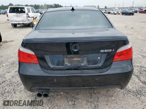 ✅ 2010 BMW 5 Series 550i • VIN: WBANW5C5XACT57157 • Lot: 66046995. Wystawiony na Copart z przebiegiem 109 213 mil. Bezpłatny archiwum sprzedaży aukcyjnych z USA i szczegółowy raport historii pojazdu na DreamBid. Zdjęcie 6.
