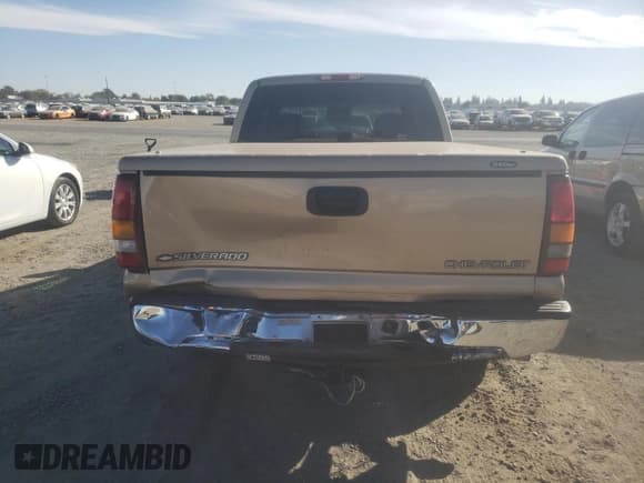 ✅ 2001 Chevrolet Silverado 1500 LS • VIN: 2GCEC19VX11172107 • Лот: 77224304. Опубликован ранее на Copart с пробегом 220 513 миль. Бесплатный доступ к архиву аукционных продаж из США и подробный отчёт об истории автомобиля на DreamBid. Изображение 6.