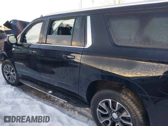 ✅ 2022 Chevrolet Suburban LT • VIN: 1GNSKCKD9NR108079 • Lot: 41305503. Listed on IAAI with 76,580 mi. Free auction sales archive from the USA and detailed vehicle history report at DreamBid. Image 15.
