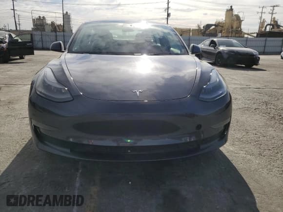 ✅ 2021 Tesla Model 3 Standard Range Plus • VIN: 5YJ3E1EA0MF092143 • Lot: 91743025. Wystawiony na Copart z przebiegiem Nie podano. Bezpłatny archiwum sprzedaży aukcyjnych z USA i szczegółowy raport historii pojazdu na DreamBid. Zdjęcie 5.
